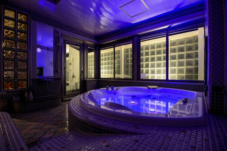 Water Hotel Cy (Audlt Only)
