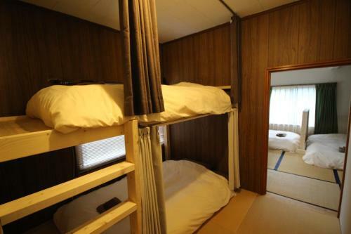 Hostal ??(Haleluya) Guest House