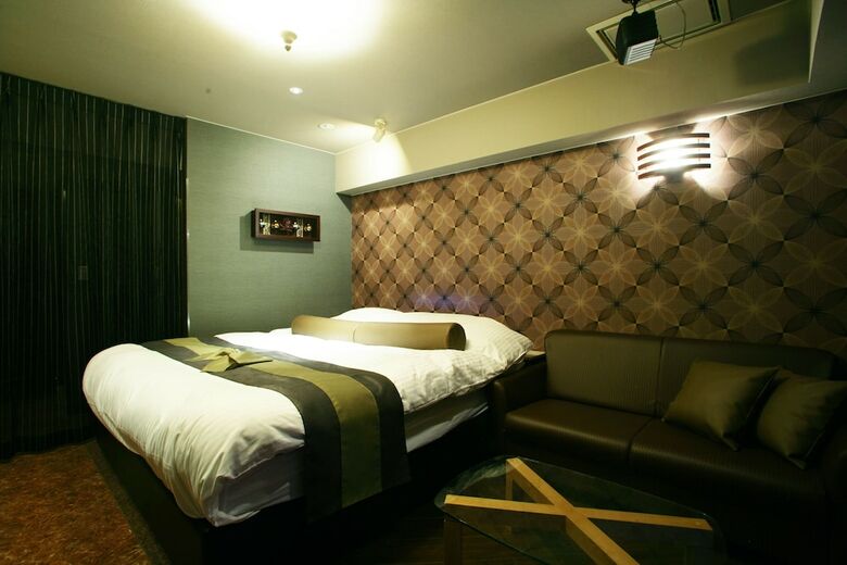 Hotel Christmas Numazu (Love Hotel)