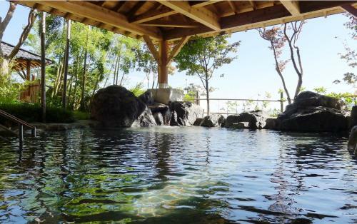 Ishiuchi Yung Parunas