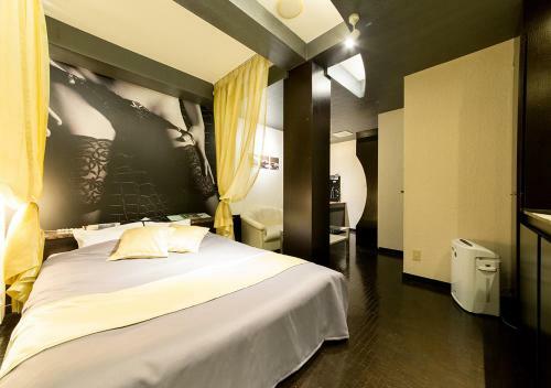Hotel One Eight (Adult Only)