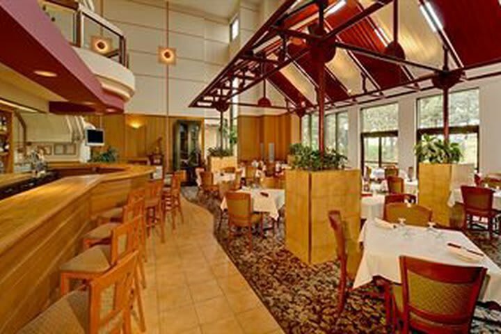 Hotel Four Points By Sheraton St. Catharines Niagara Suites