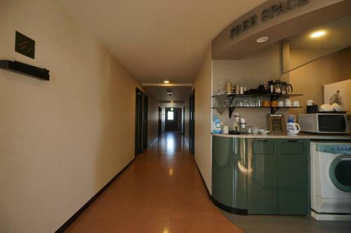 Hotel Satellite