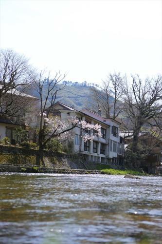 Hotel Okutsuhotspa Ikedayakajikaen