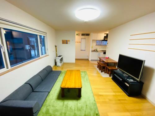 Hirafu House 8