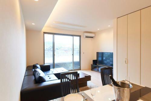 Villa Kyoto River Side Modern House