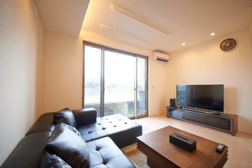 Villa Kyoto River Side Modern House