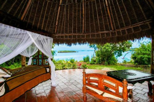 Hotel The Sands At Chale Island