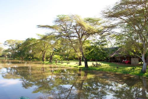 Voyager Ziwani Tented Camp