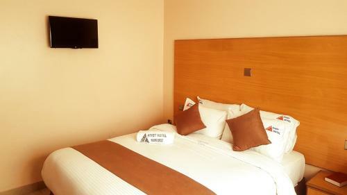 Pivot Hotel