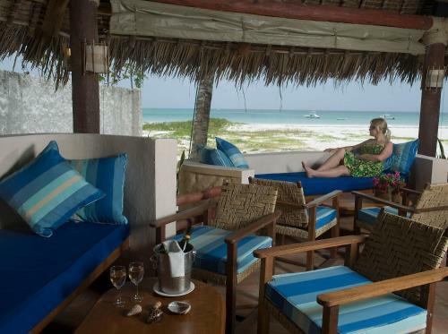 Hotel Pinewood Beach Resort And Spa