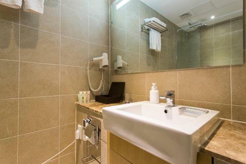 Vella Suite Hotel