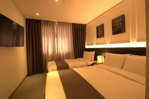 Vella Suite Hotel