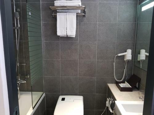 Vella Suite Hotel