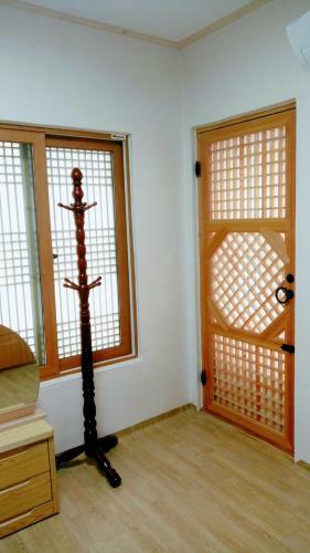 Hostal Myeongga Hanok Pension