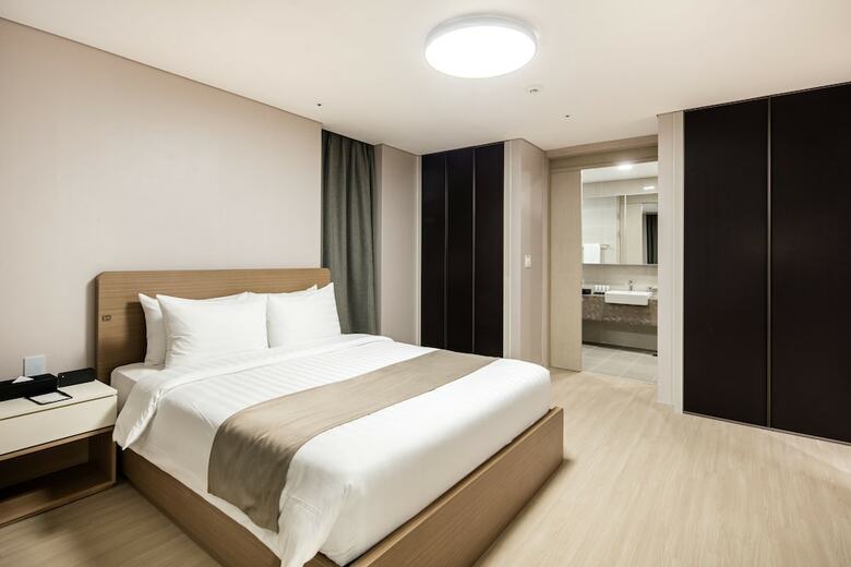 Golden Tulip Incheon Airport Hotel