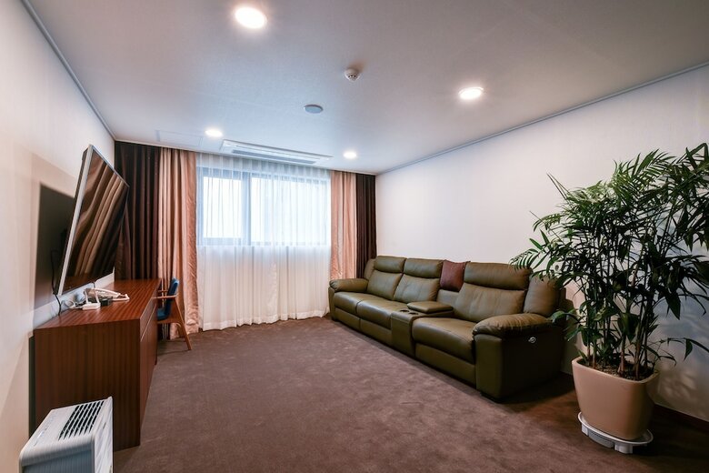 Sea Moon Tourist Hotel