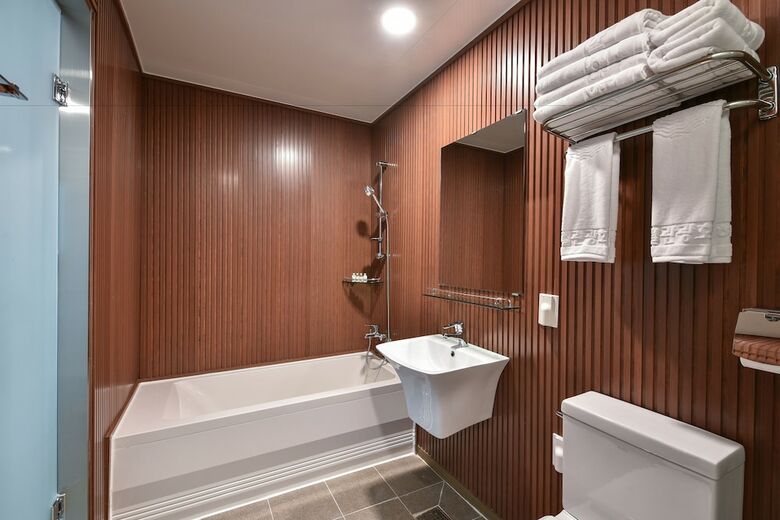 Sea Moon Tourist Hotel