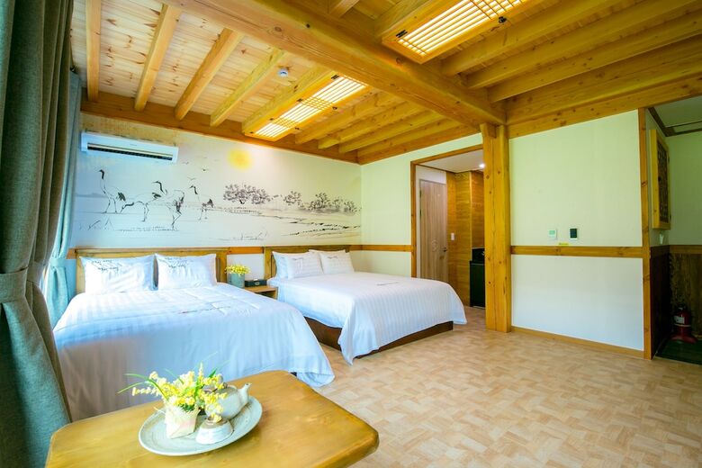Hotel Royal Room Of King