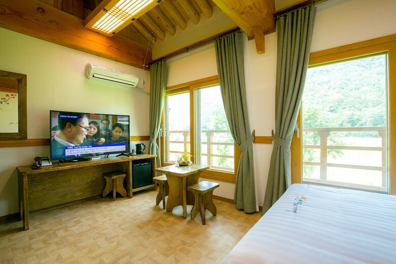 Hotel Royal Room Of King