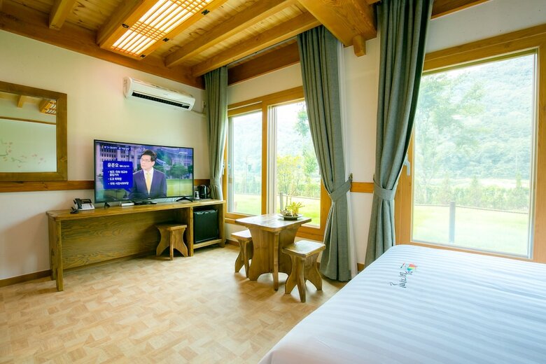 Hotel Royal Room Of King