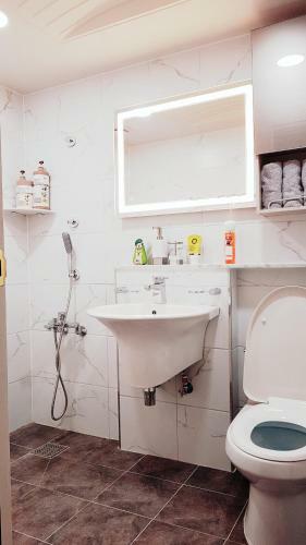 Ll House Homestay [ Room 2 ]