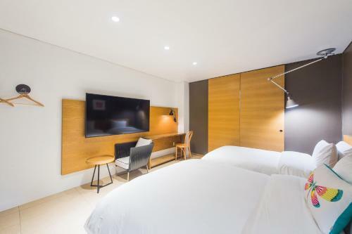 Soho Hotel Airport