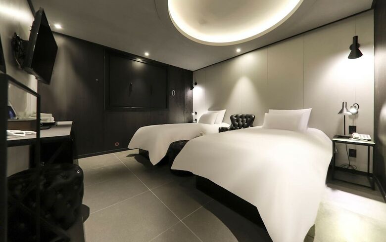 Rainbow Hotel