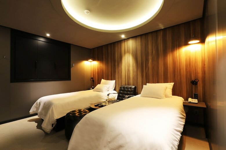 Rainbow Hotel
