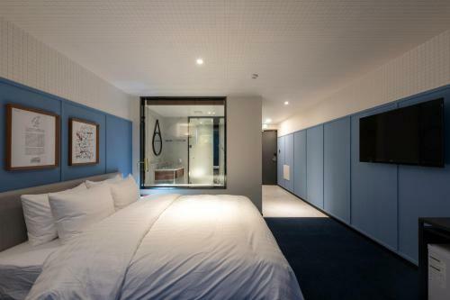 Brown-dot Hotel Shinho
