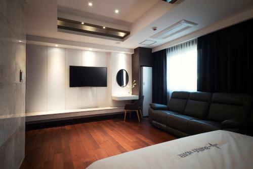Bentley Tourist Hotel