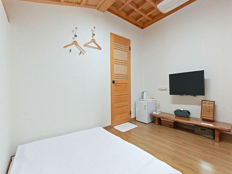 Cheonggong Hanok Stay