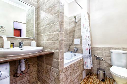 Ernaz Plus Apartments: Nursaya