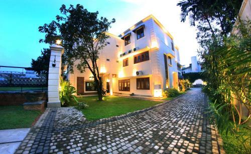 Forever City Hotel