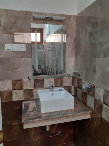 Hotel New Rest House - Mahiyanganaya