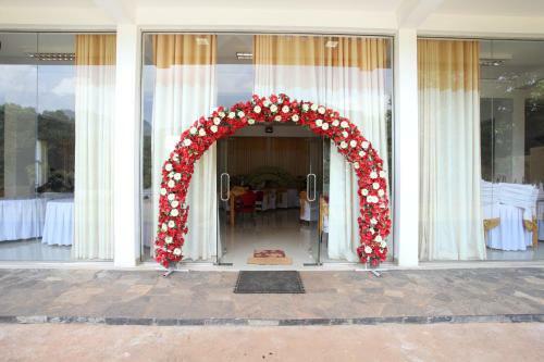 New Crystal Hill Hotel