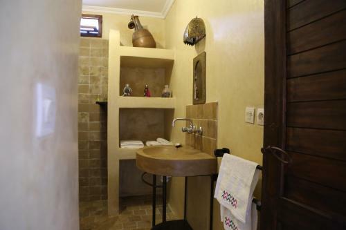 Bed & Breakfast Dar El Mandar - Ferme & Table D'h�te Berb�re