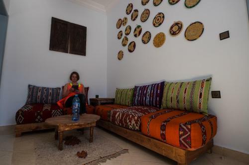 Hostal The House By Riad Inna