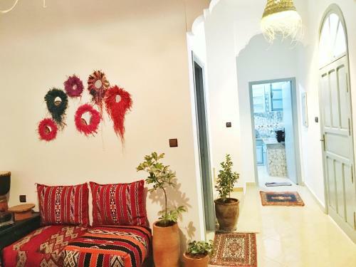 Hostal The House By Riad Inna