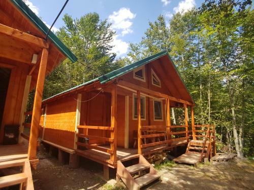 Lodge Bungalows Katun Maja Karanfil