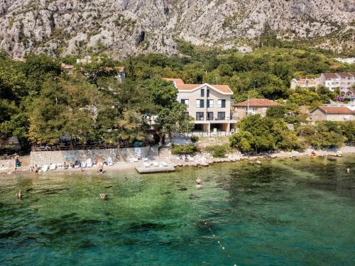 Hostal Beachfront Villa Nautica