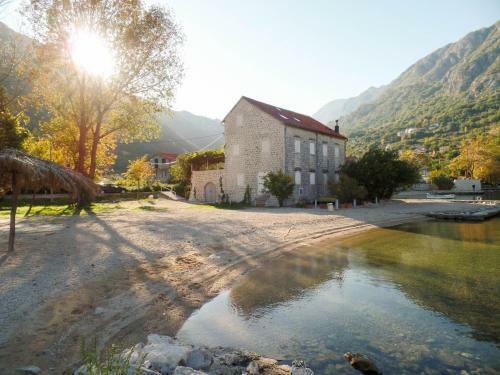Lavender Bay Apartment C12