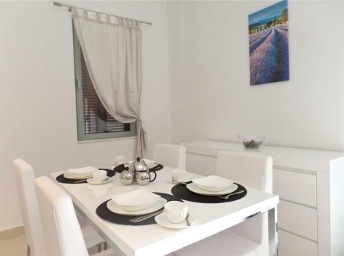Lavender Bay Apartment C12