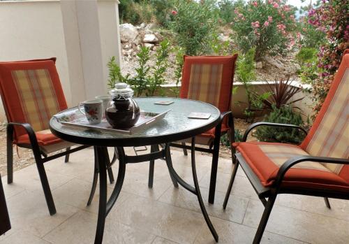 Lavender Bay Apartment C12