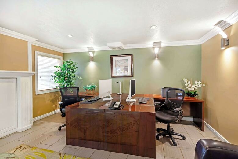 Best Western Plus Mirage Hotel And Resort