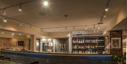Hotel Admiral Inn & Conference Centre