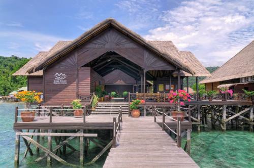 Hotel Gayana Marine Resort