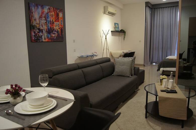 Hotel Twin Galaxy Suites By Iconic Bliss