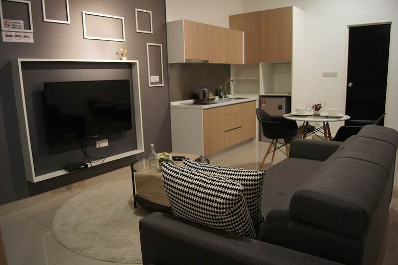 Hotel Twin Galaxy Suites By Iconic Bliss