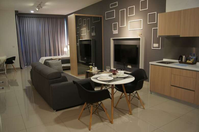 Hotel Twin Galaxy Suites By Iconic Bliss